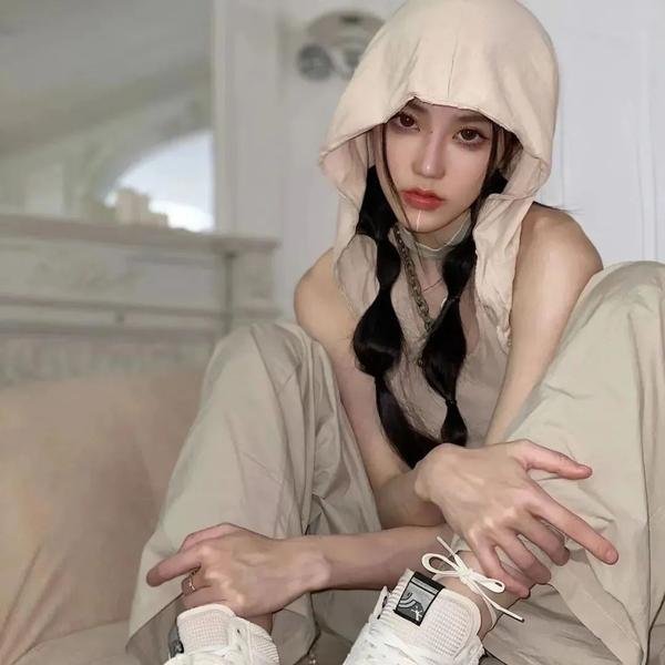 舱一代海报