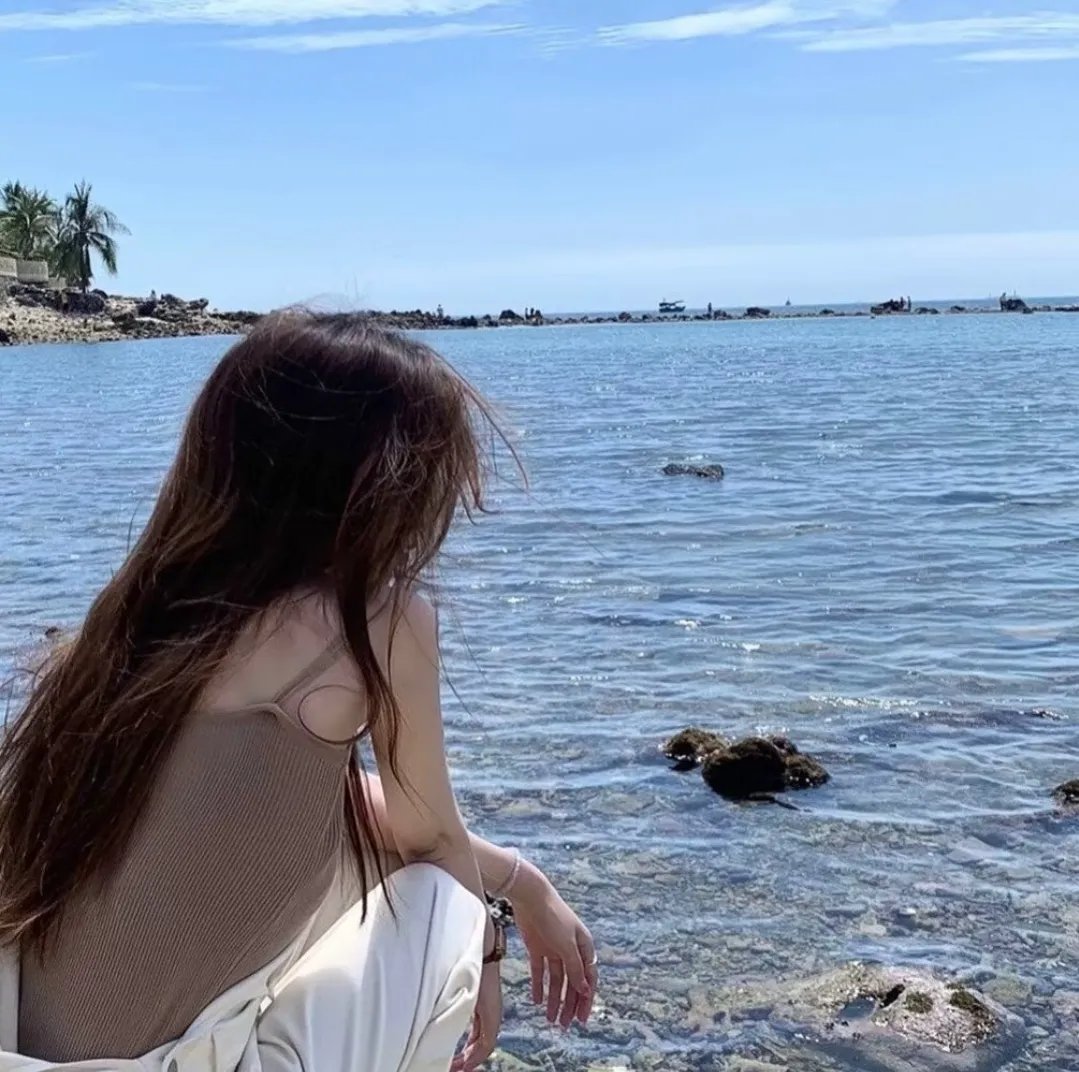 幽灵新人种海报